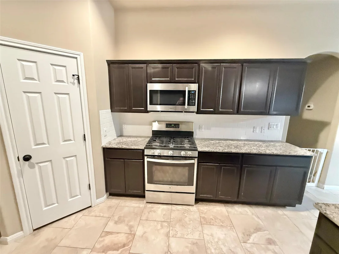 Photo of 1205 Drake Elm DR