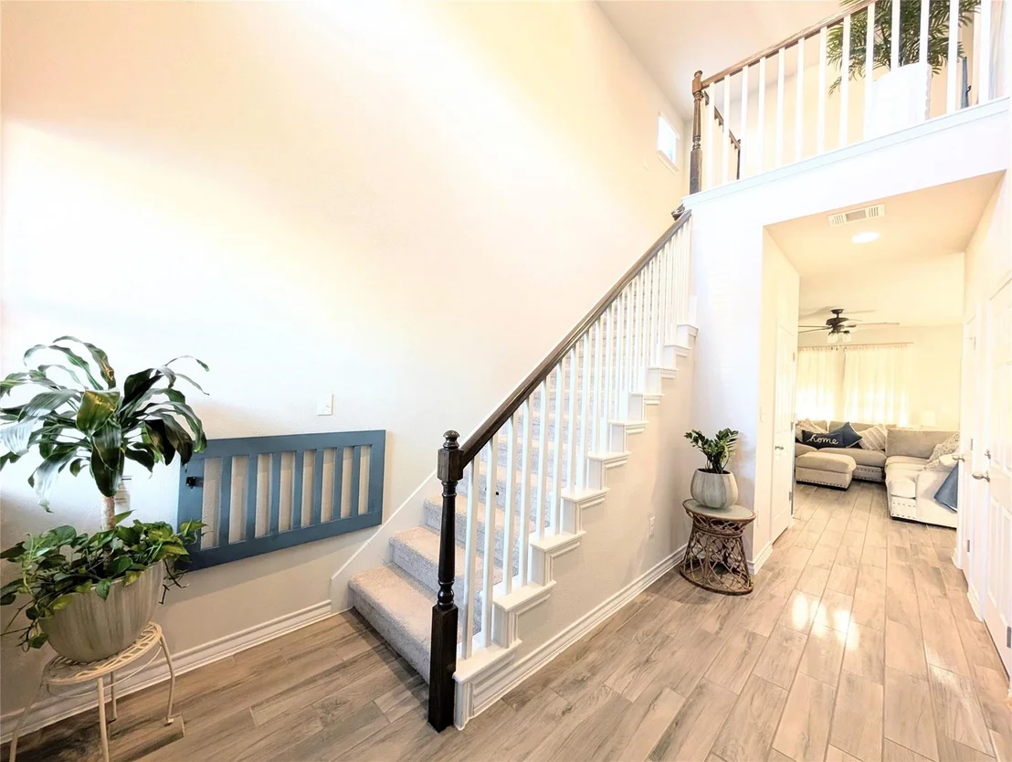 Photo of 226 Thornless CIR