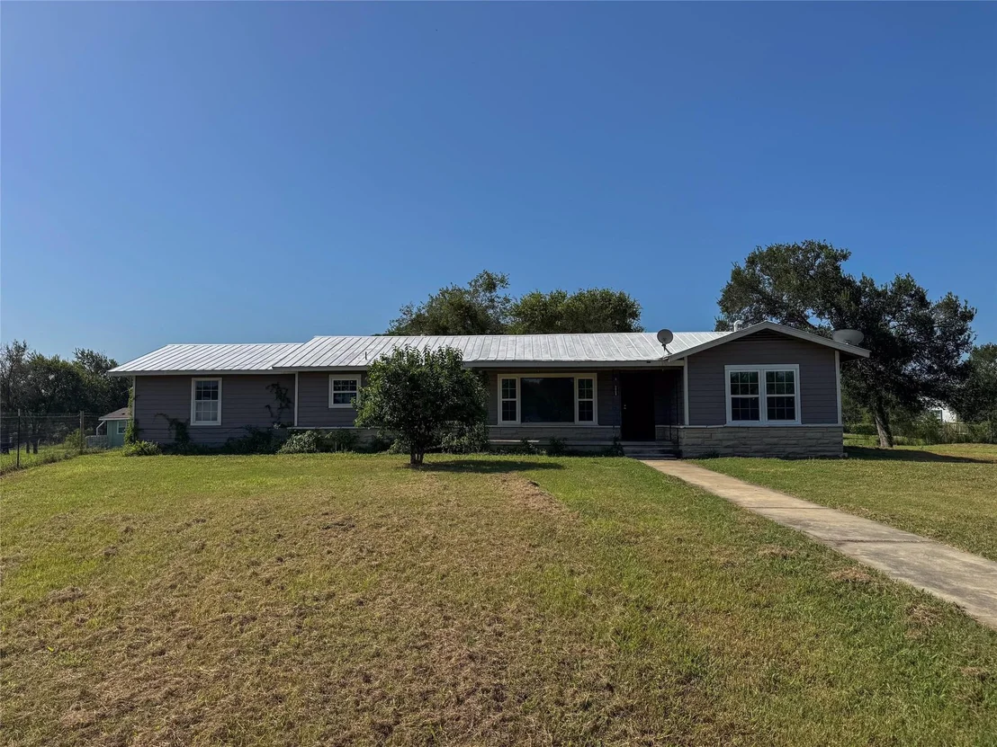Photo of 2813 Highway 21 W
