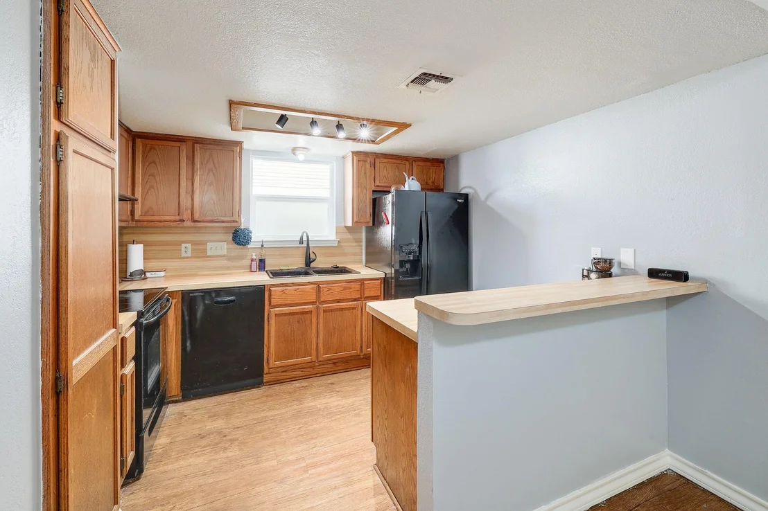 Photo of Unit AB at 703 Valley View DR