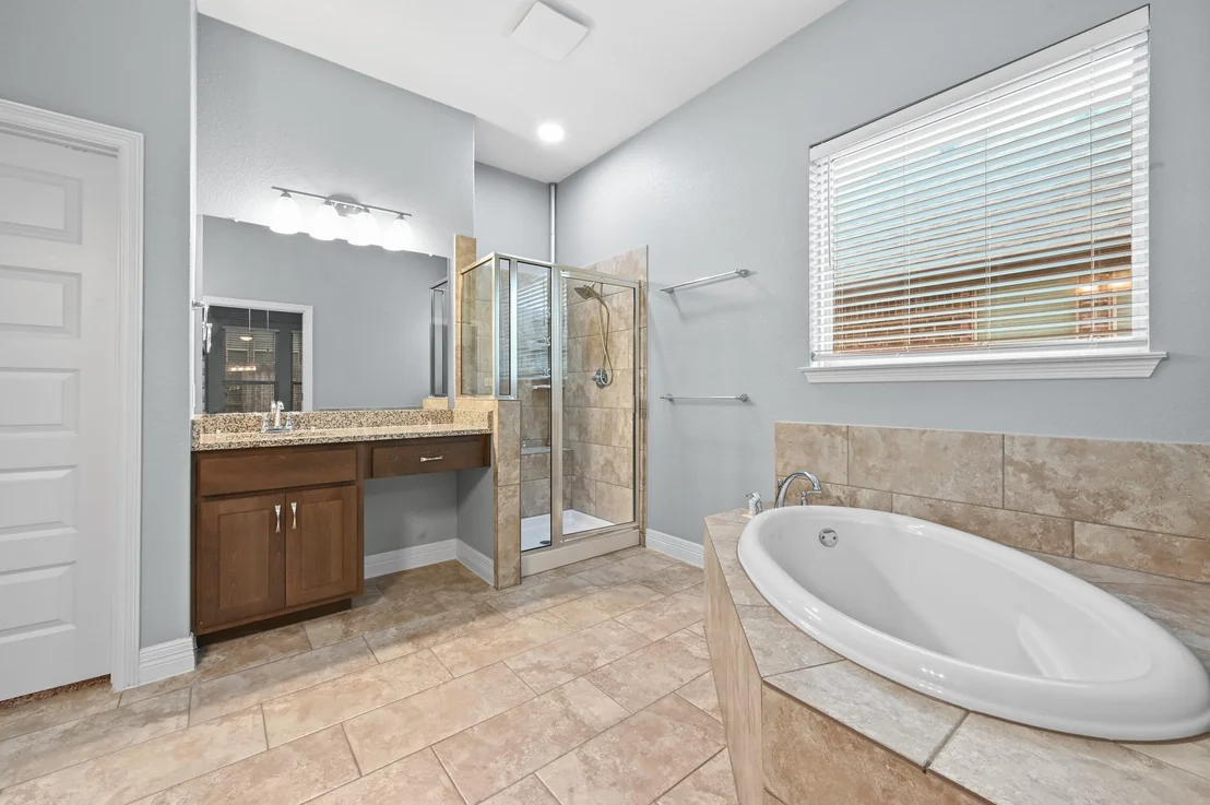 Photo of 154 Ashleaf DR
