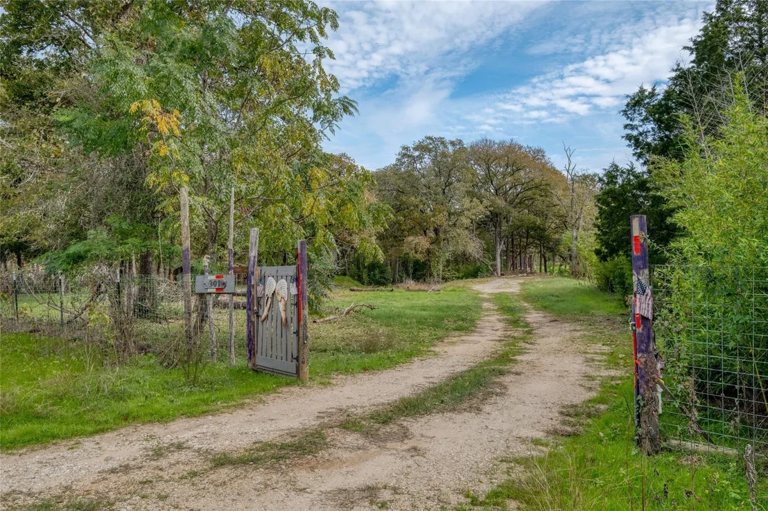 Photo of 201 Artesian DR