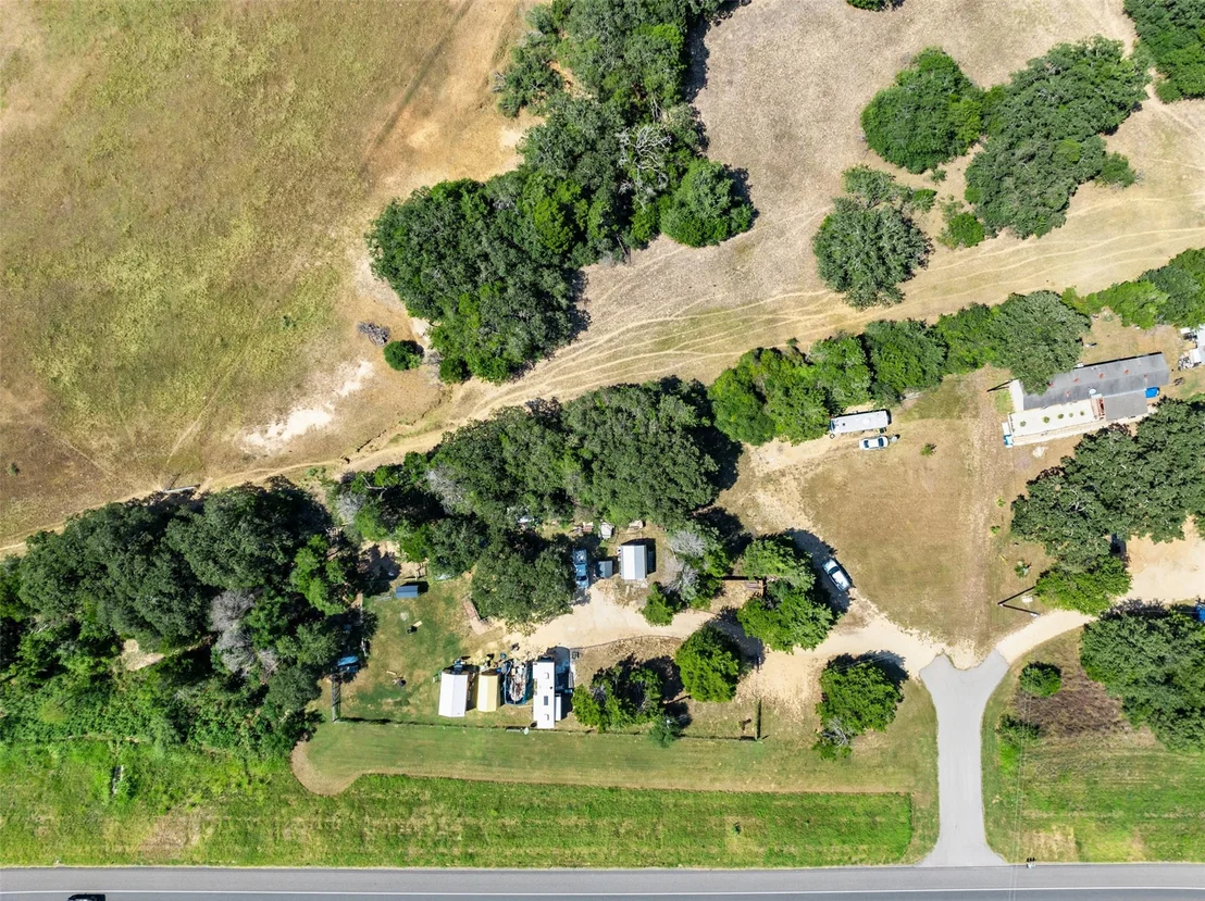 Photo of Unit 1 at 2057 US-290 Highway E