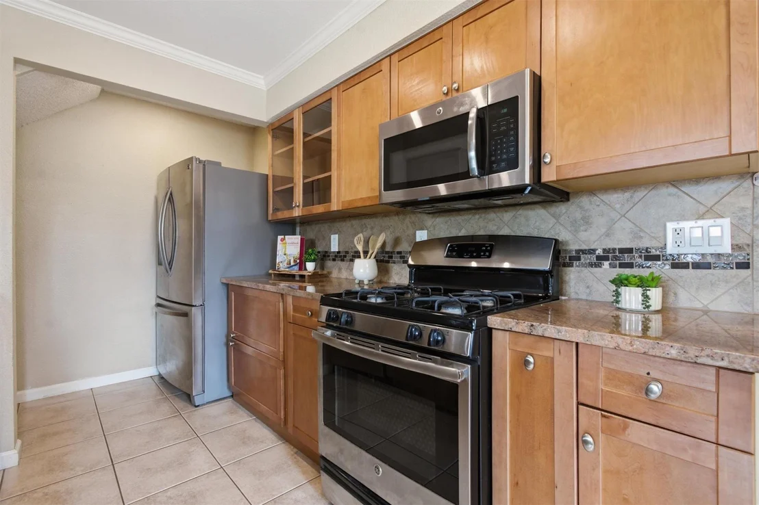 Photo of 4011 Hillside DR