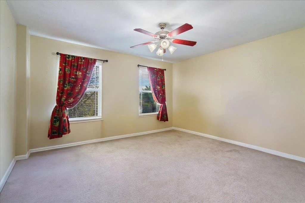 Photo of 324 Bloomsbury DR