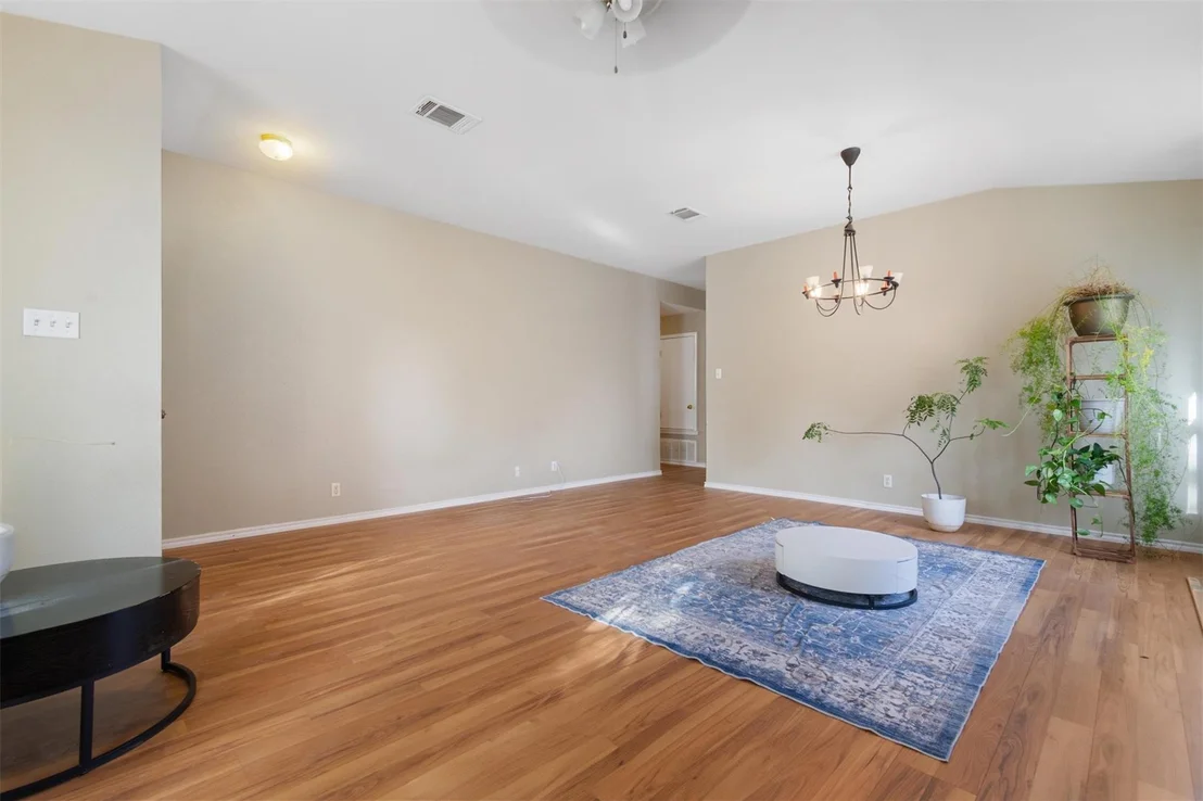 Photo of 4101 Louise Lee DR