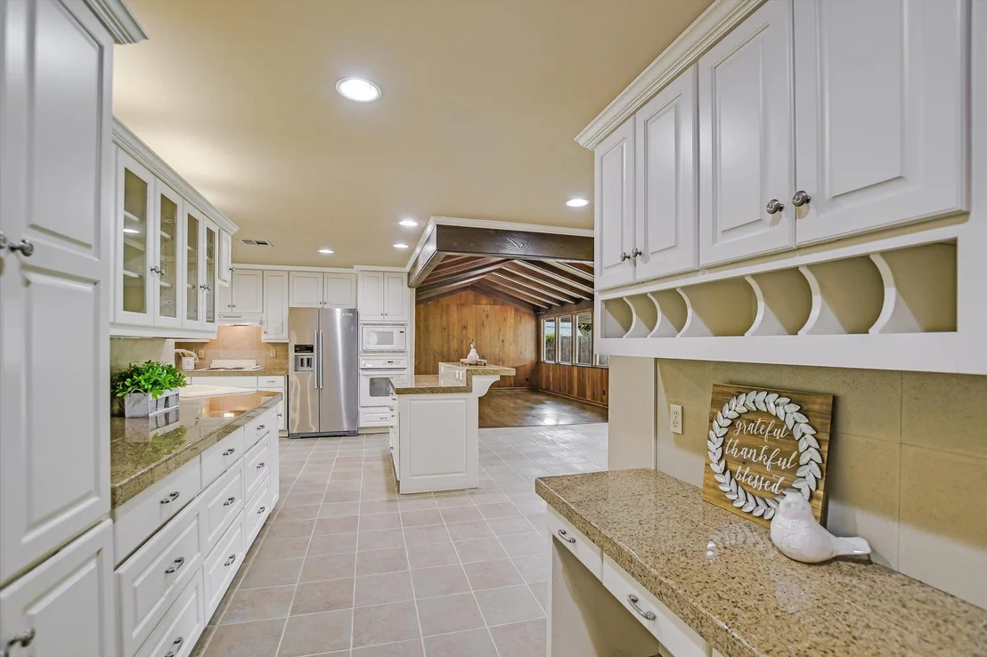 Photo of 4011 N Hills DR