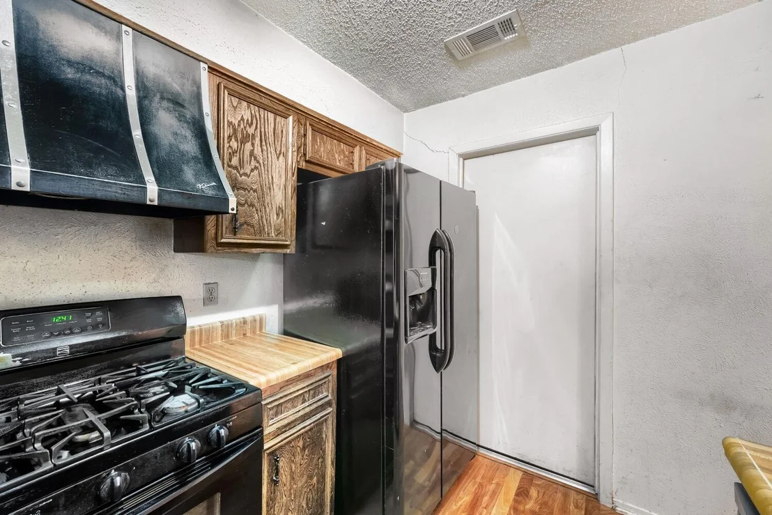 Photo of 5107 Suburban DR