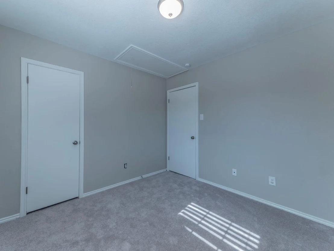 Photo of 1807 Parkwood DR