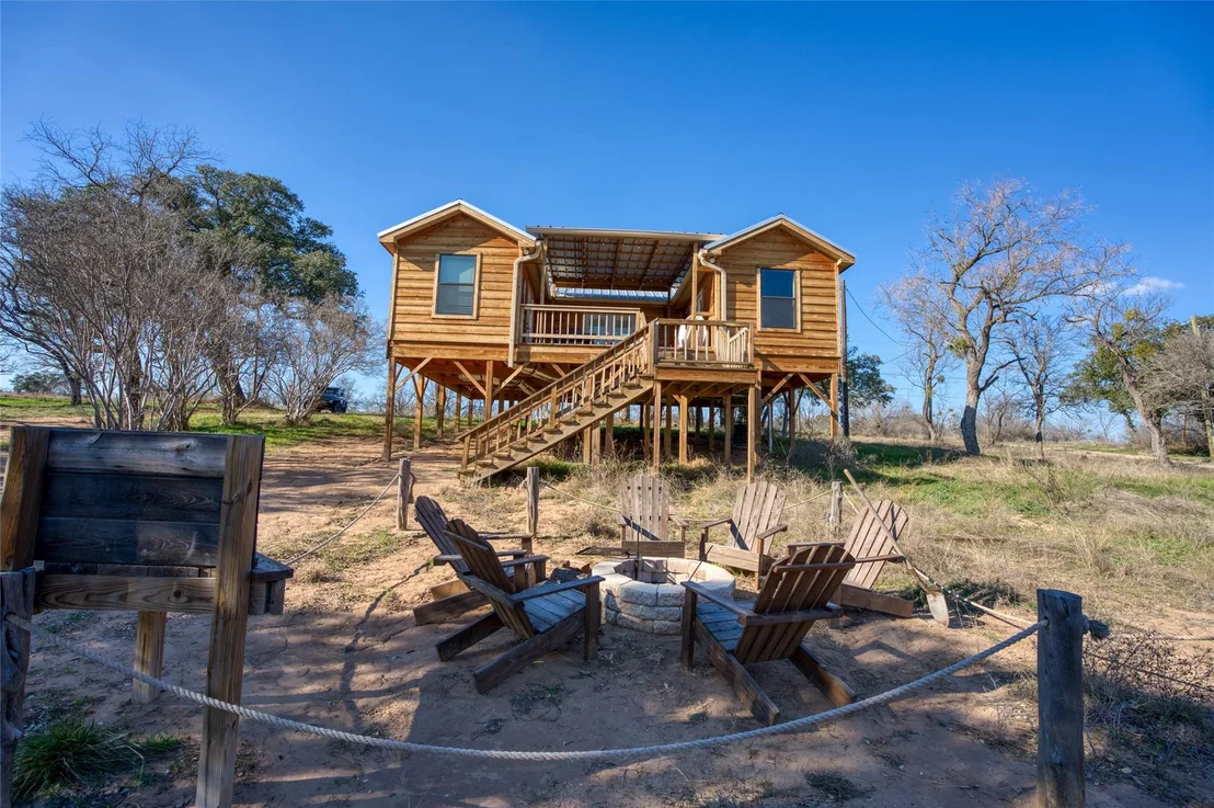 Photo of 103 E Indian Bend RD