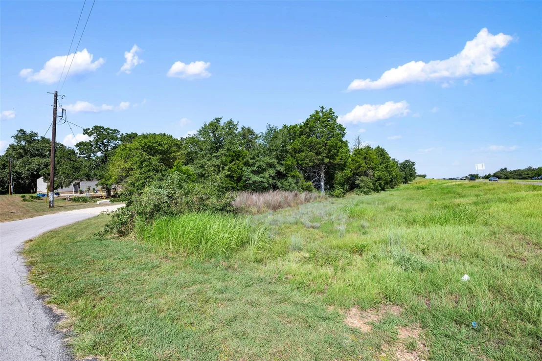 Photo of Unit 1 at 2057 US-290 Highway E