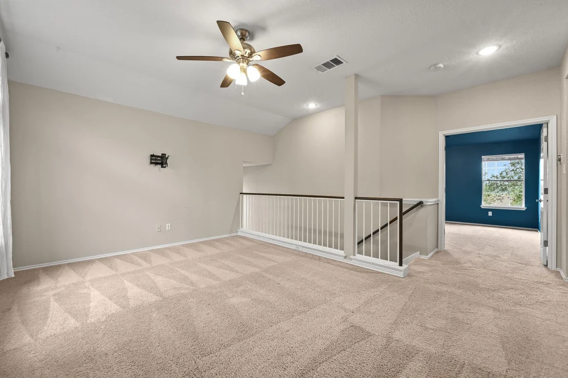 Photo of 10701 Beard Ave