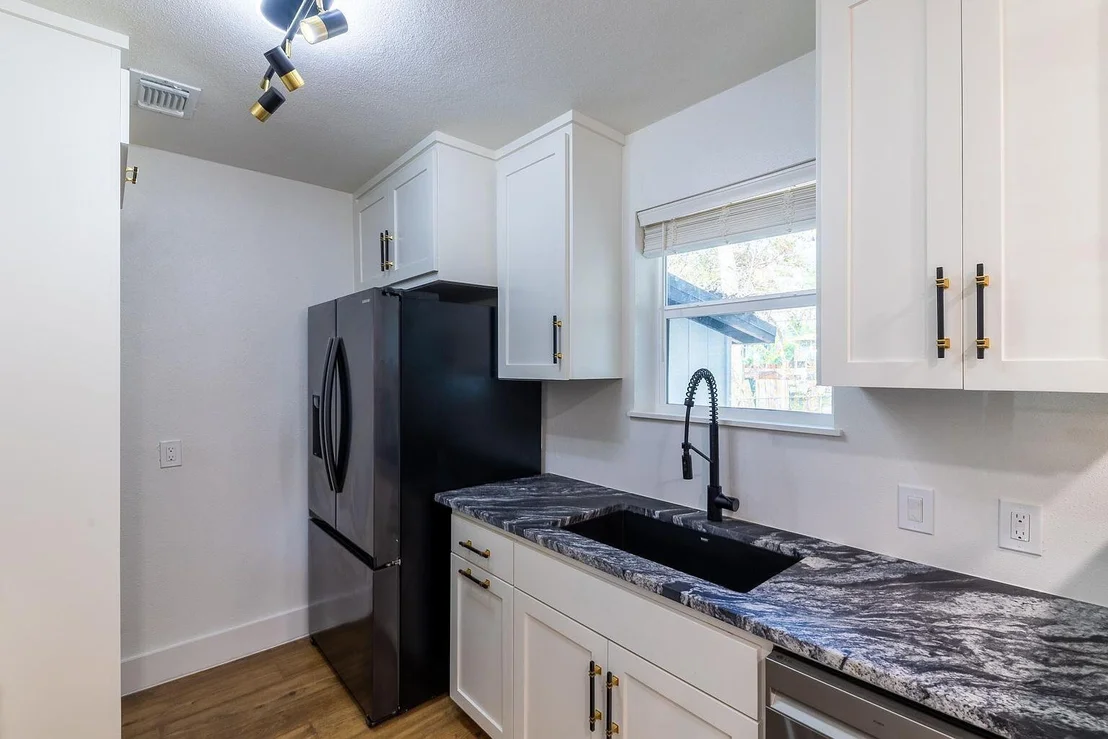 Photo of 1614 Holly ST