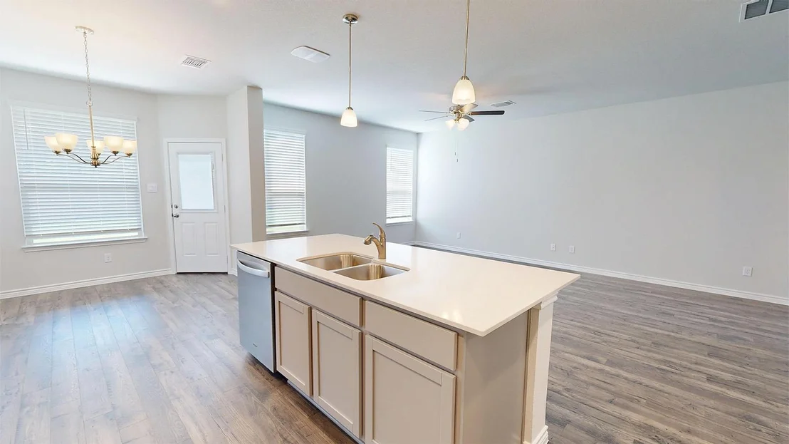 Photo of 2011 Ember DR