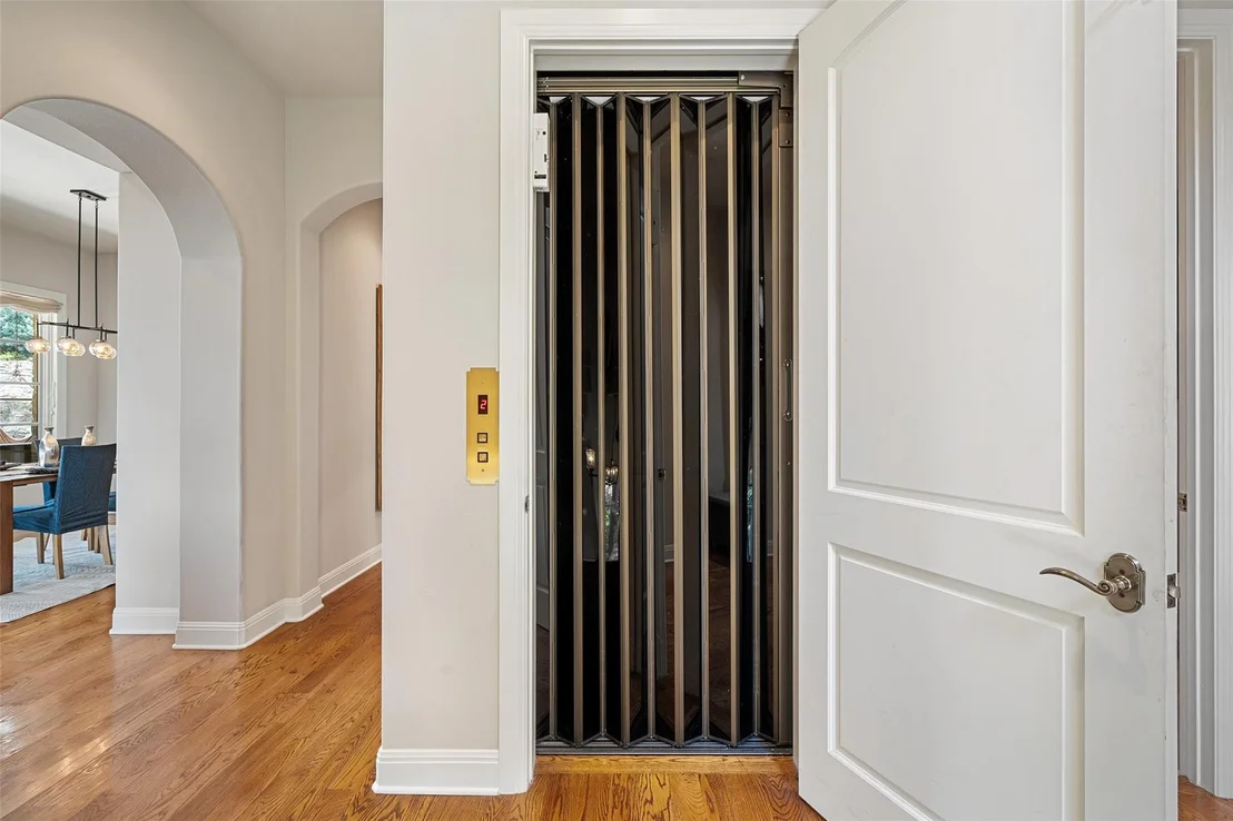 Photo of 6712 Valburn DR