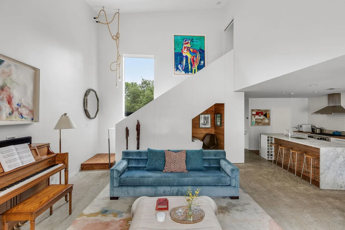 Photo of 1303 1/2 Hillside Ave