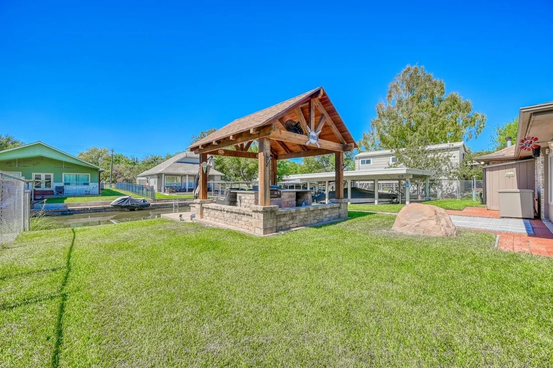 Photo of 507 N Beach DR