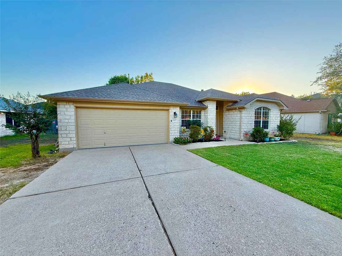 Photo of 1205 Drake Elm DR