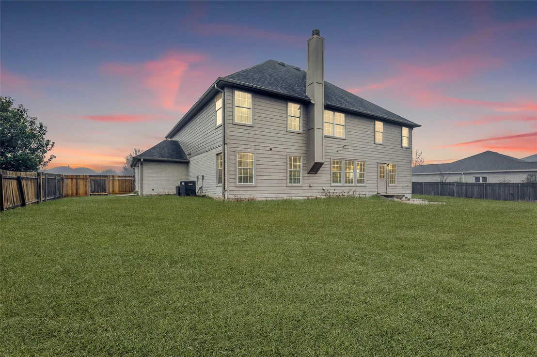Photo of 113 Silver Lace LN