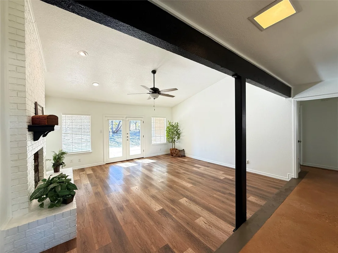 Photo of 2111 Chinaberry CIR