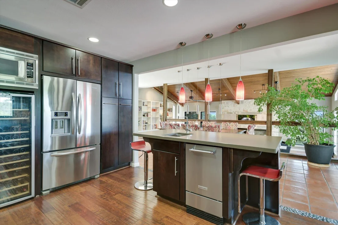 Photo of 1004 Castle Ridge RD