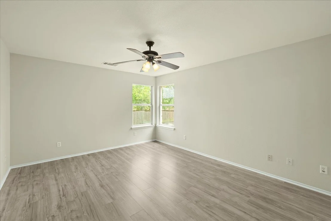 Photo of 15411 Ora LN