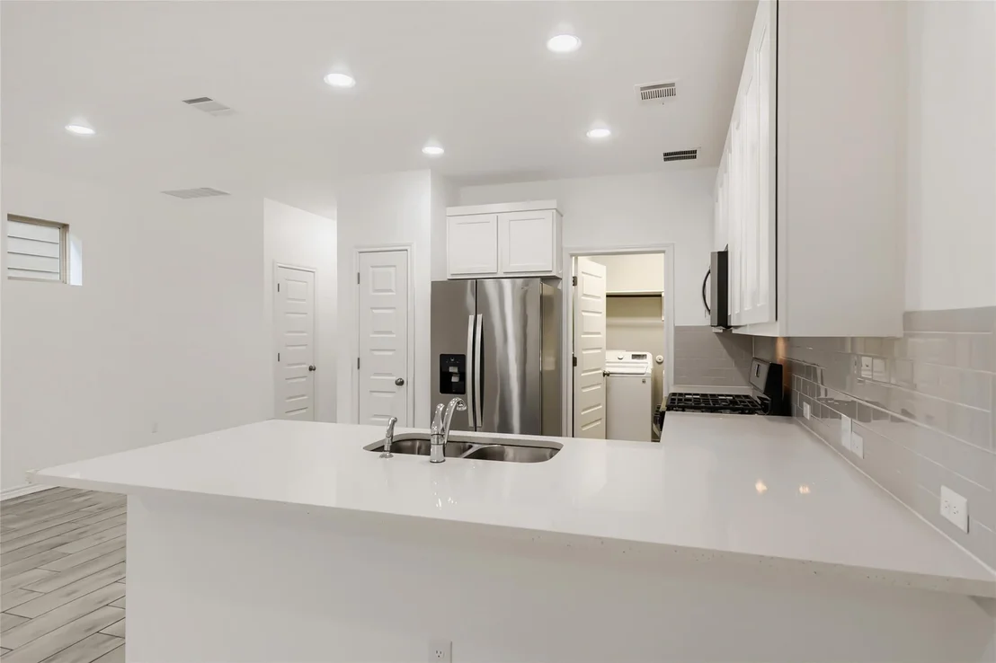 Photo of 1728 Artesian Springs XING
