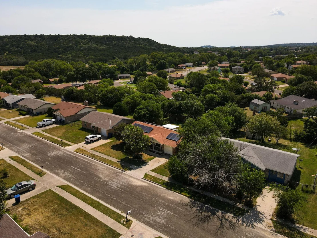 Photo of 908 Marilyn DR