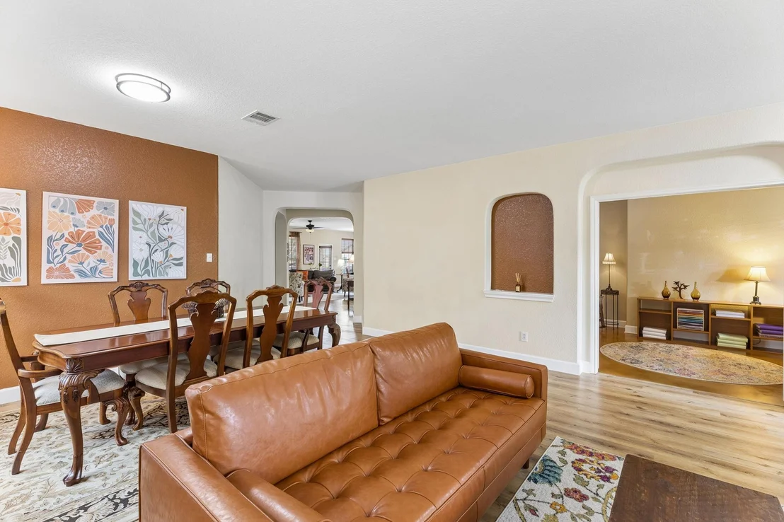 Photo of 309 Island Oak DR