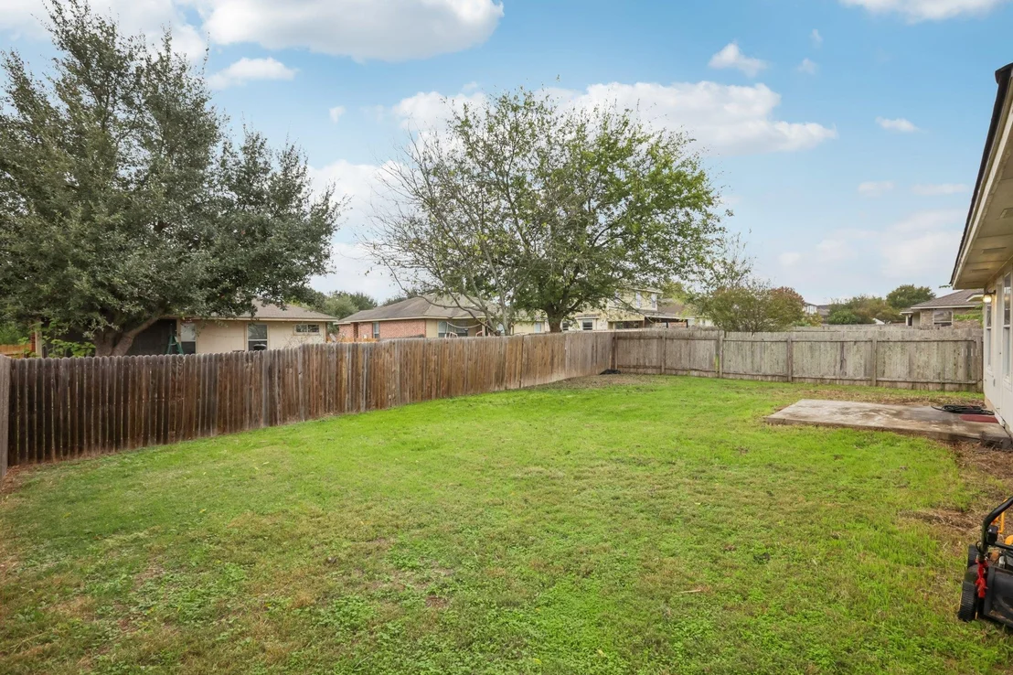 Photo of 1106 Henderson DR