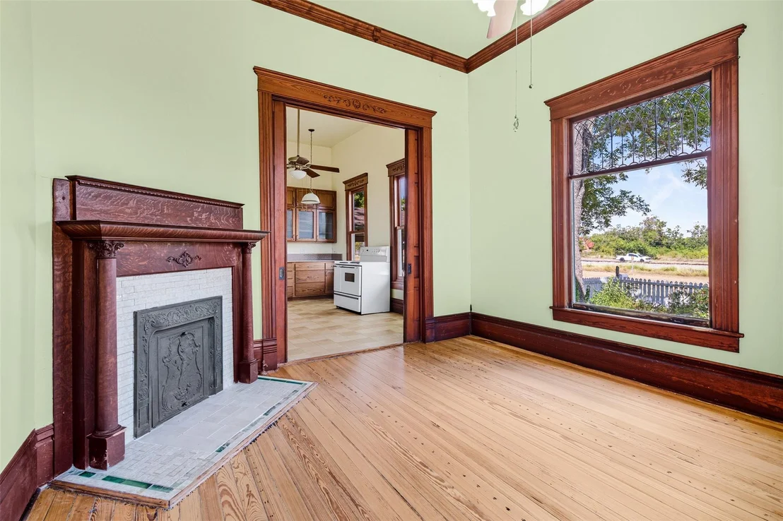 Photo of 105 Davis DR