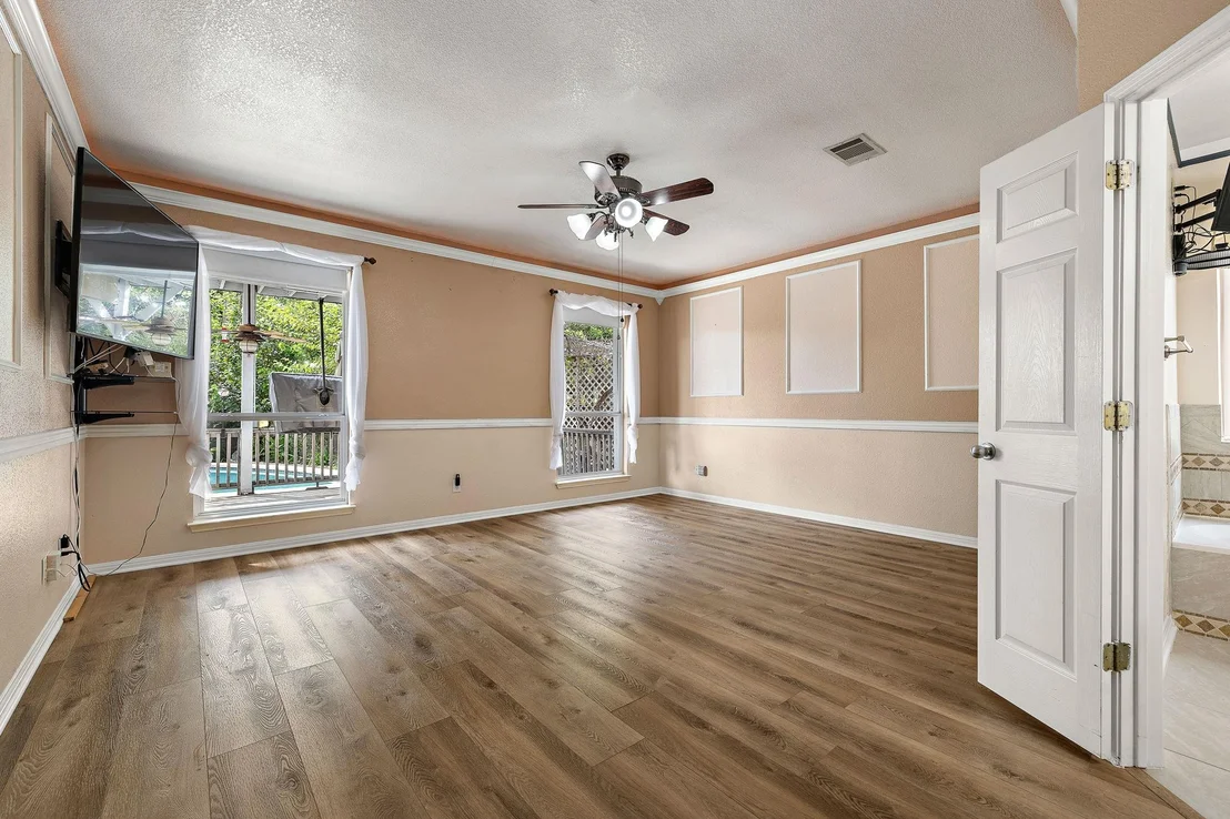 Photo of 16019 Dark LN