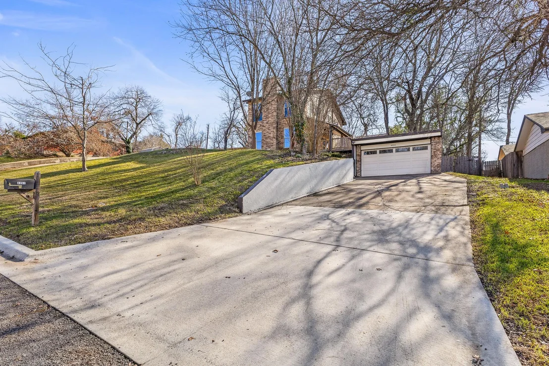 Photo of 4001 Trailwood DR