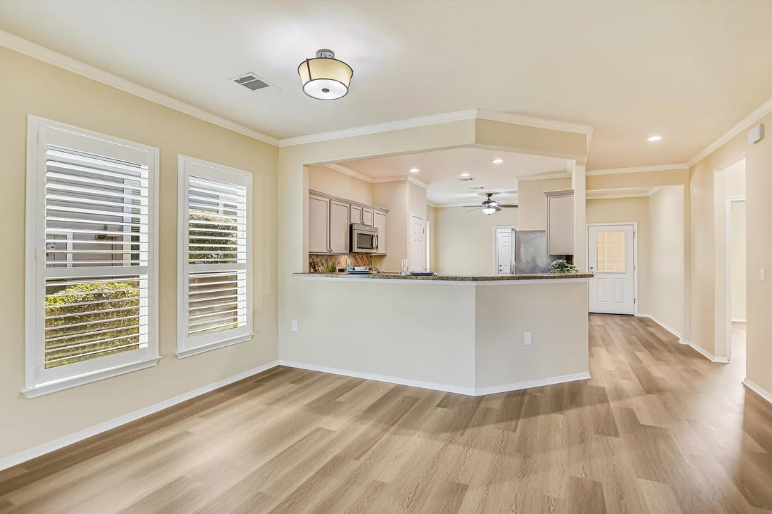 Photo of 215 Bonham LOOP