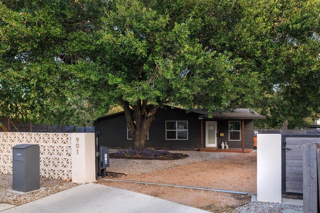 Photo of 901 Saint Elmo CIR
