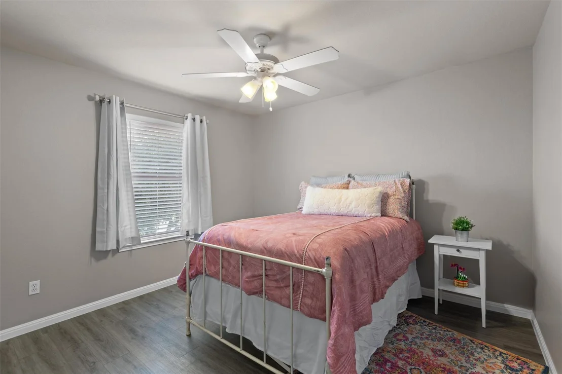Photo of 1009 Linden LOOP