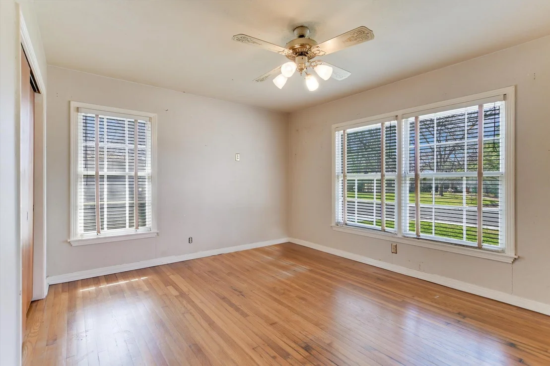 Photo of 7515 Grover Ave