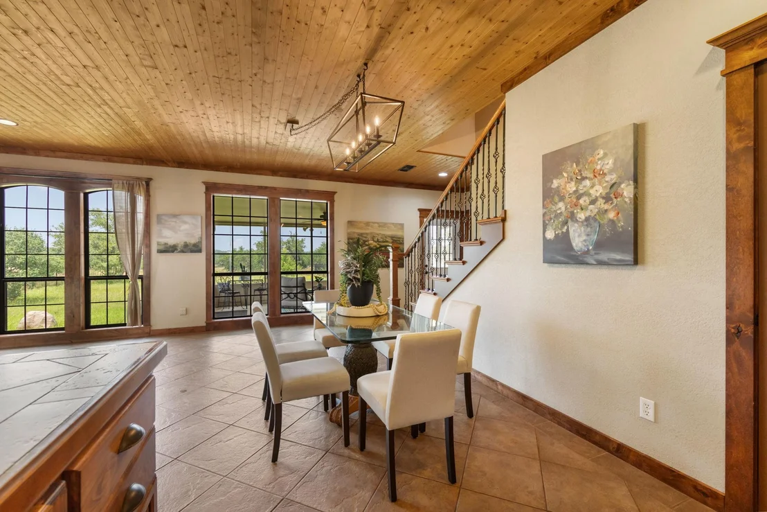 Photo of 544 River View DR