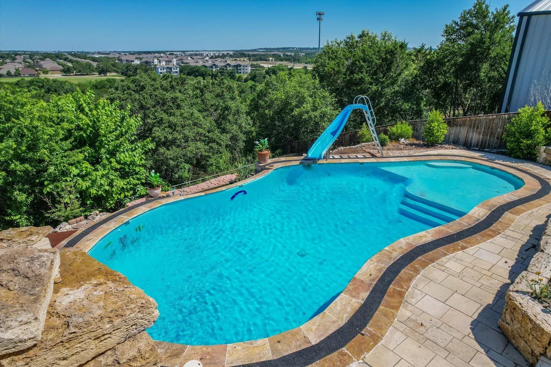 Photo of 131 High Gabriel DR