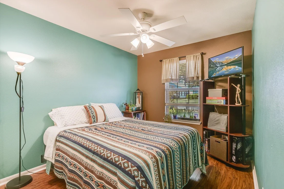 Photo of 1302 Redbud LN
