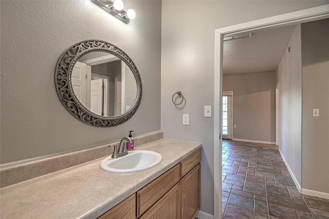 Photo of 1301 Oak Spring RD