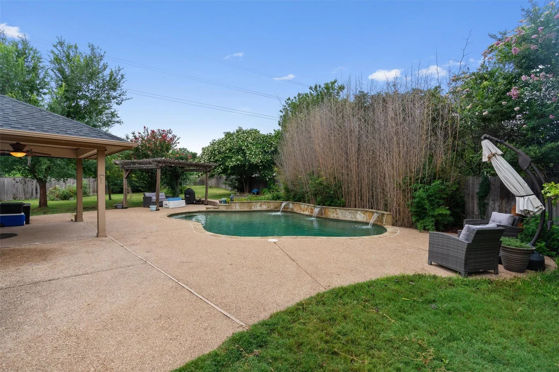Photo of 903 Ridgemont CIR
