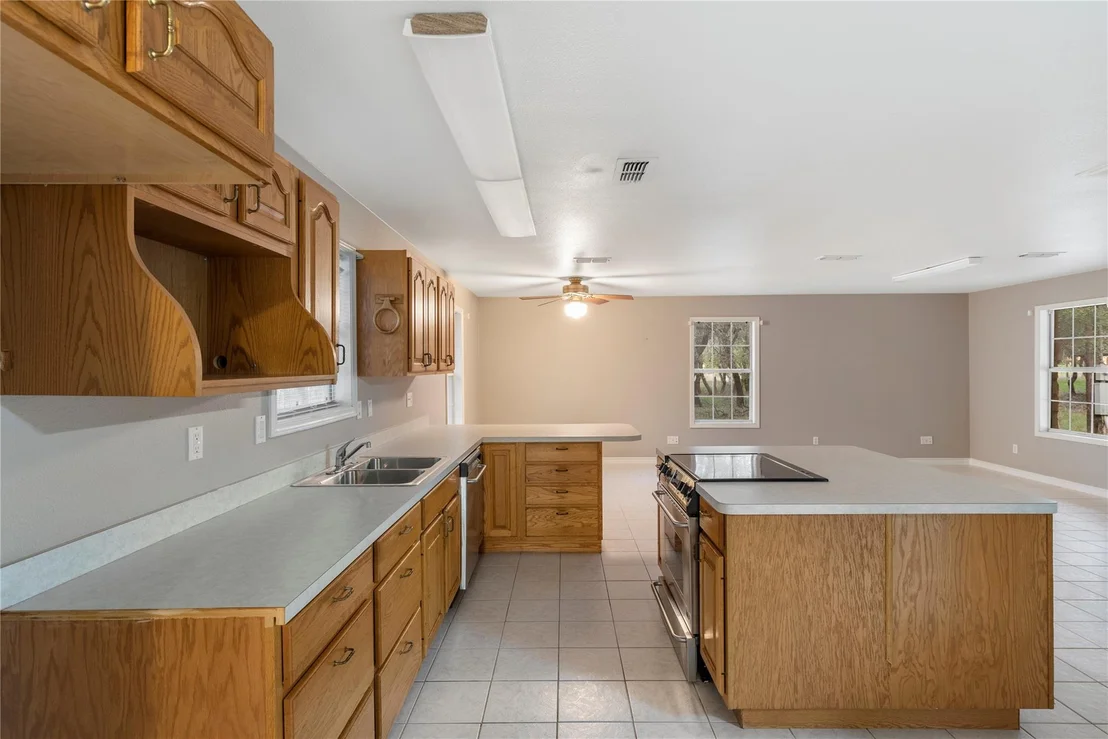 Photo of 1050 Oak Grove RD