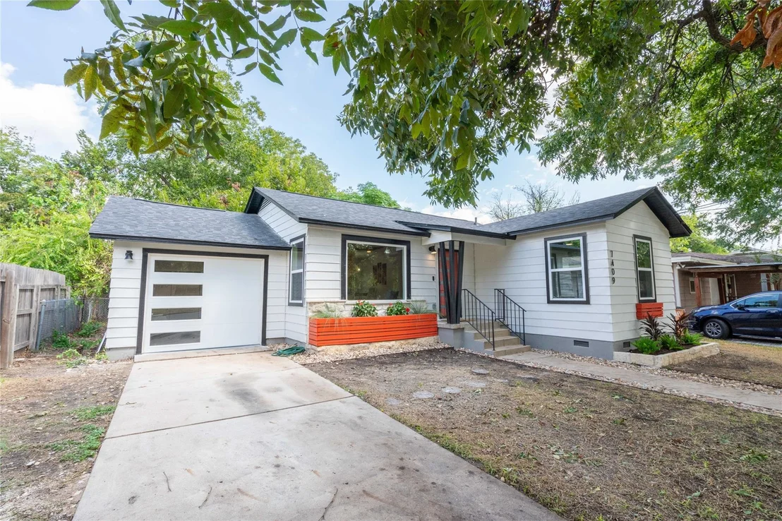 Photo of 7409 Grover Ave