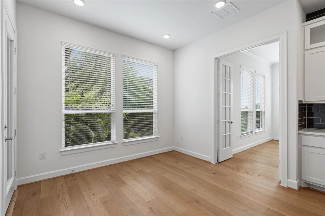 Photo of 15098 Dorothy DR