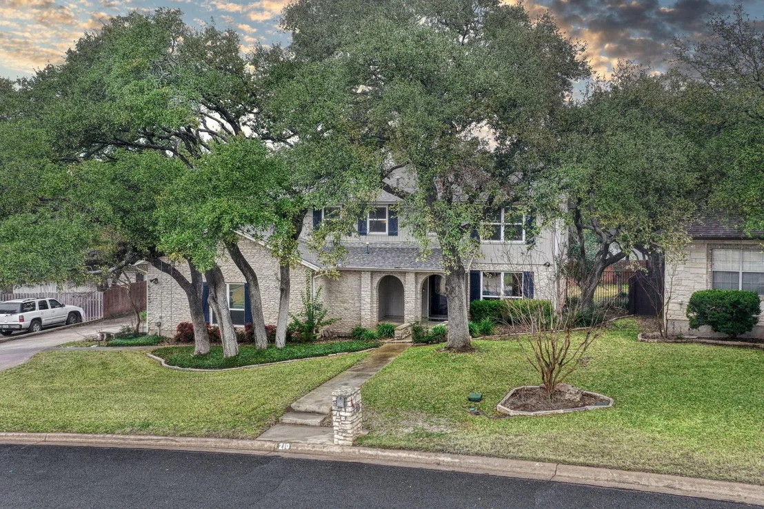 Photo of 210 River Bow DR