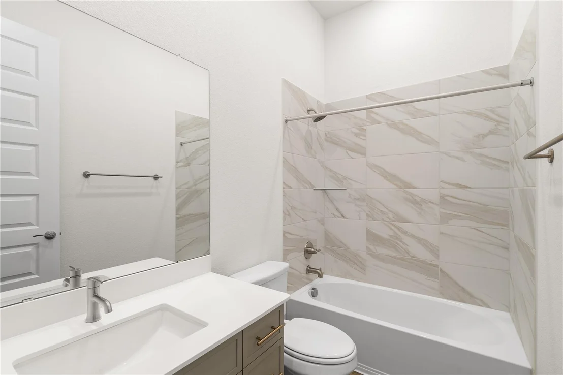 Photo of 2105 Tobiano TRCE