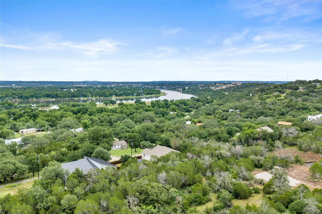 Photo of 511 Taylor DR