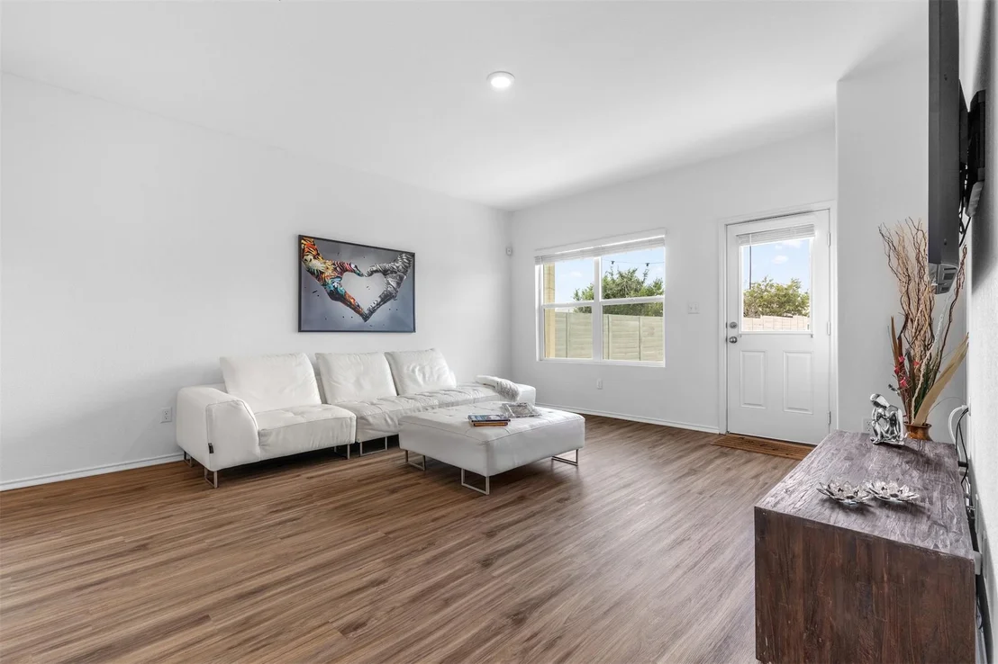 Photo of 432 Wolf Springs RD
