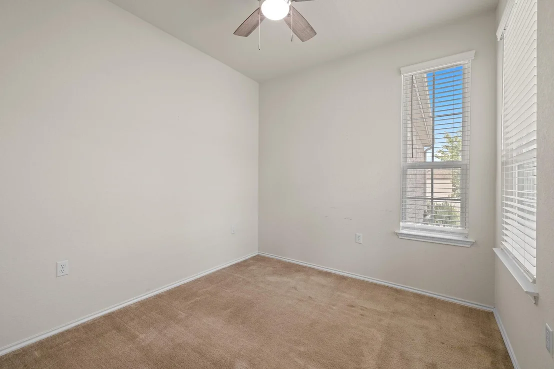 Photo of 716 Kitty Hawk RD